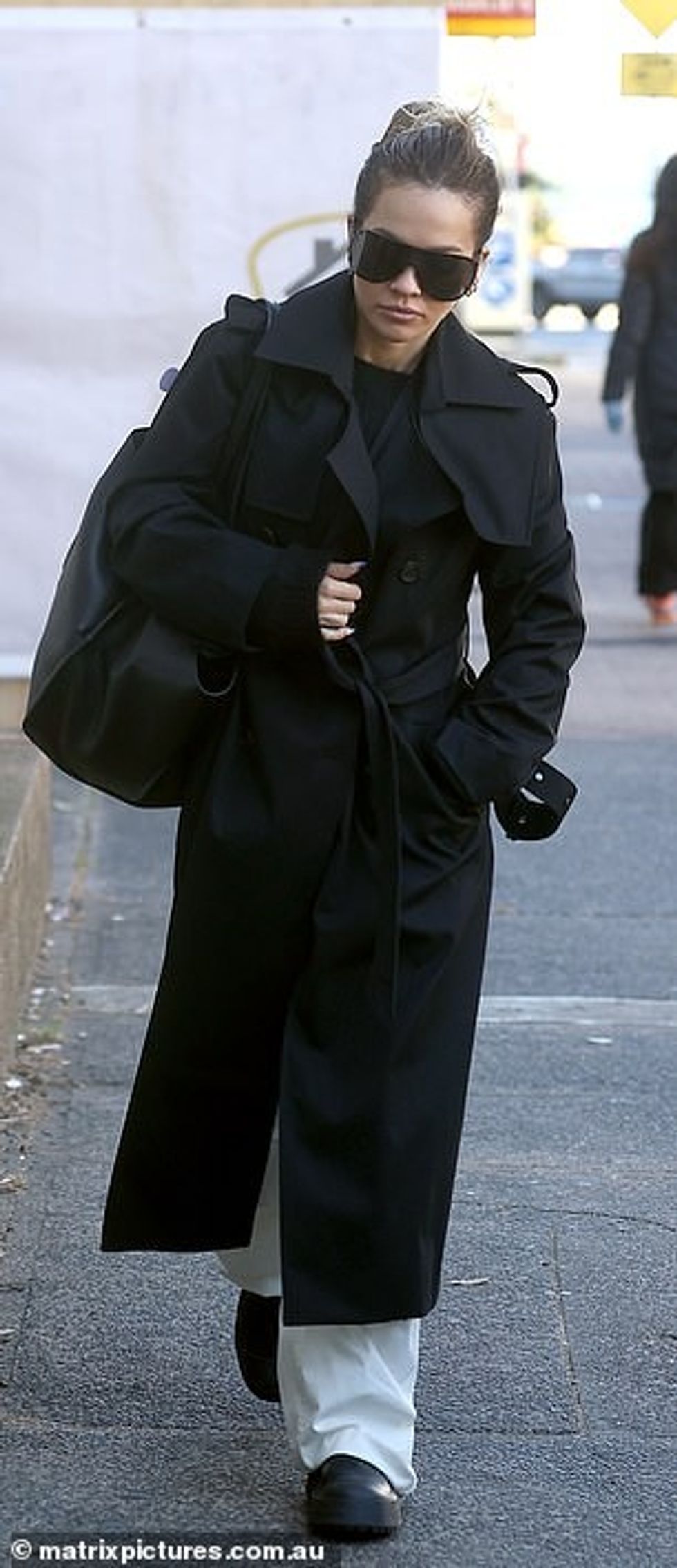 72316259 12213069 The 32 year old British singer braved the chilly weather conditi m 27 1687239913559