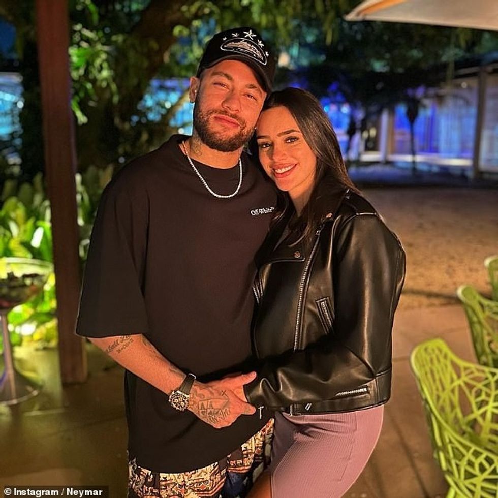 72336245 12543813 Dating Neymar and Bruna are believed to have started dating in 2 a 1 1695281673372