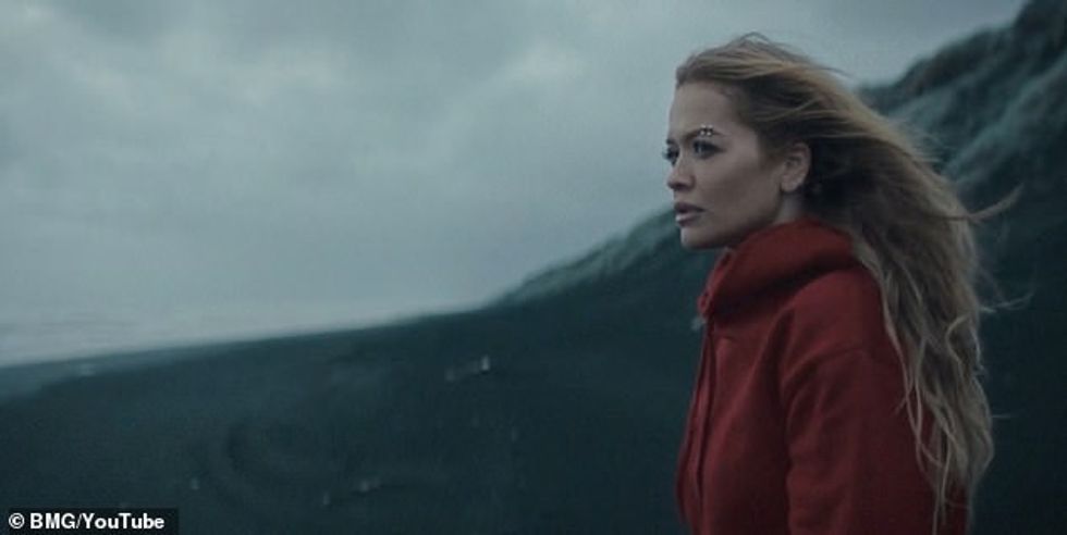 72704361 12250065 Daylight Rita finally emerges on a windswept beach overlooking t a 59 1688113487147