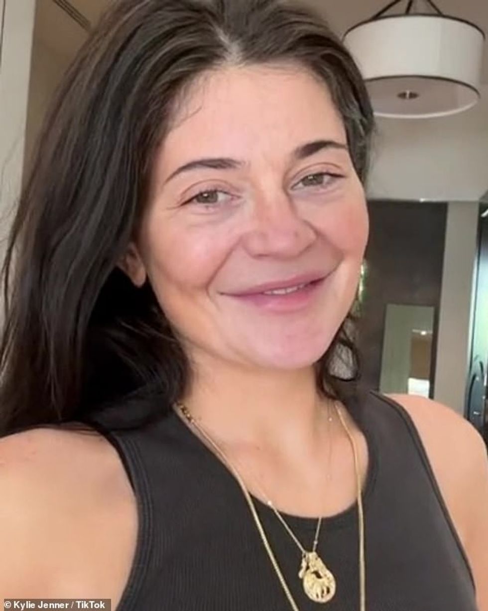 73069793 12285529 Flash forward Kylie Jenner looked shocked as she tried out an ag m 28 1689049036628