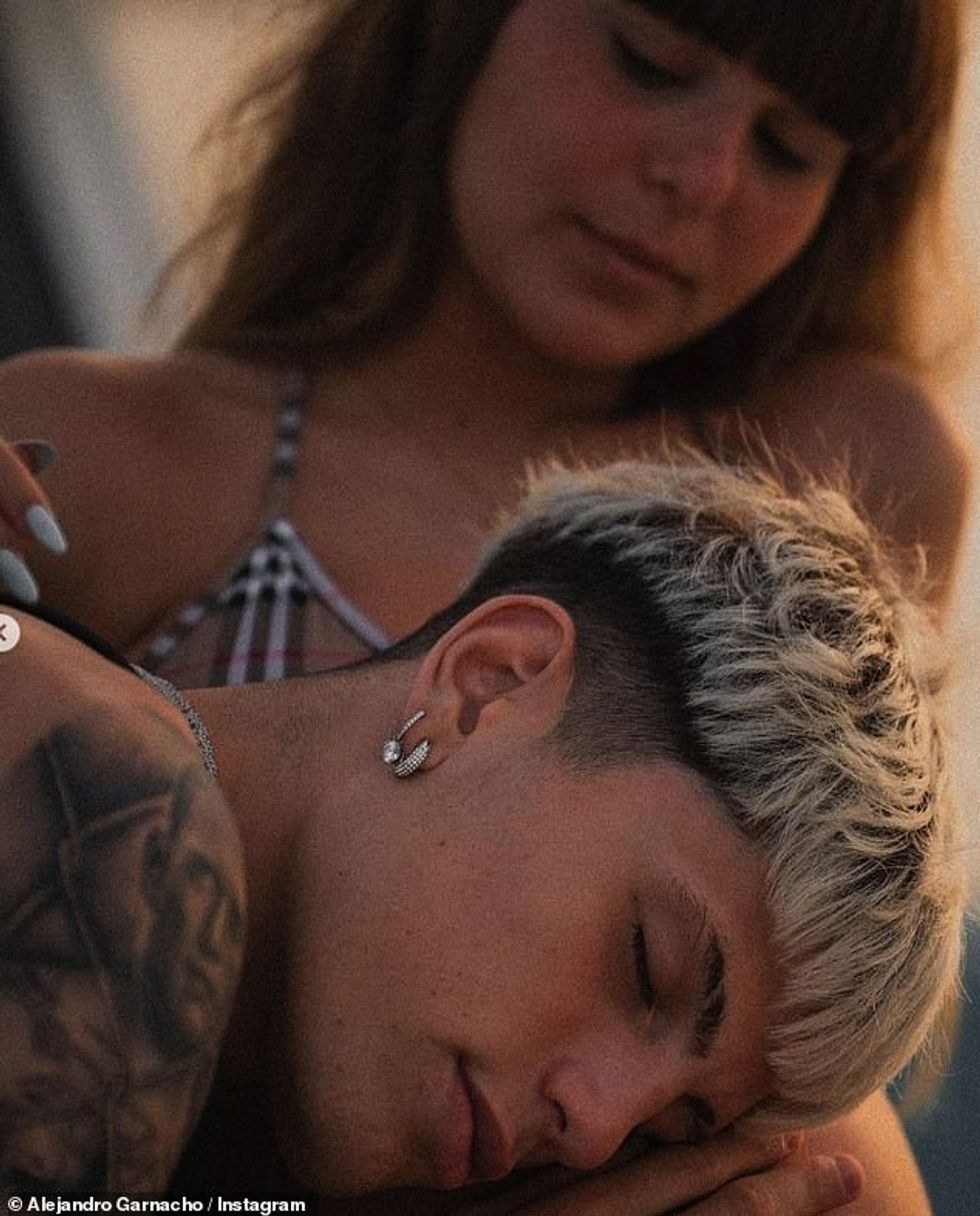 73153731 12293257 Holidays The loved up couple slipped into skimpy swimwear as the a 28 1689202795443