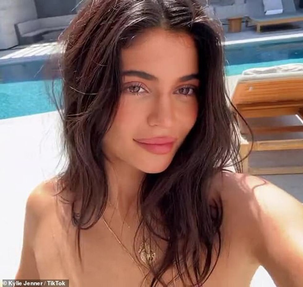 73370601 12313899 She is pictured in a TikTok video from July 10 2023 a 6 1689828028685