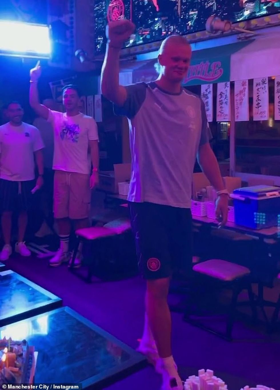 73487155 12325243 Birthday bash Jack Grealish made up for Erling Haaland being awa m 124 1689973057112