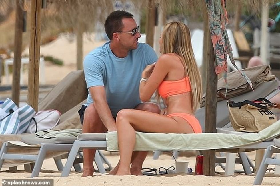 73555673 12331989 Casual The former Chelsea footballer wore a baby blue T shirt an m 29 1690211401249