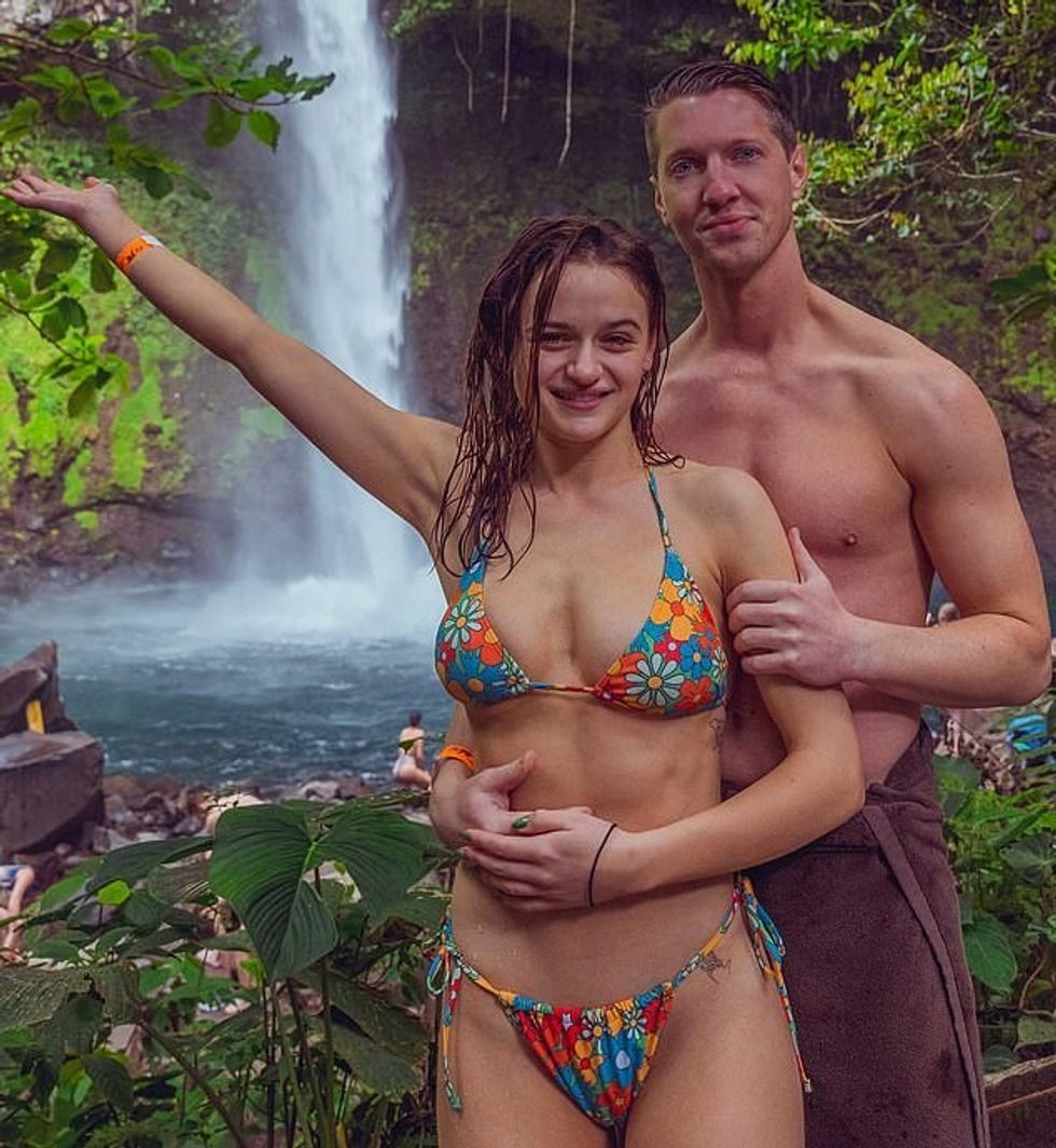 73614719 12337857 Happy couple The duo will soon become mister and missus a 12 1690348522271