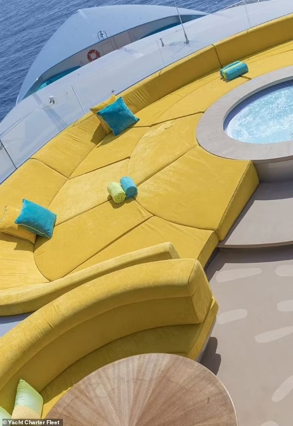 73641619 12339337 There is a beach club swimming pool and spa on board the Aviva w a 27 1690384547292