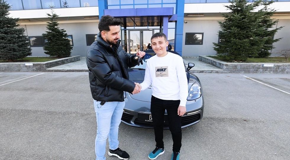 7369dd5a 2eb7 4ed2 94a1 55b0d63800cd