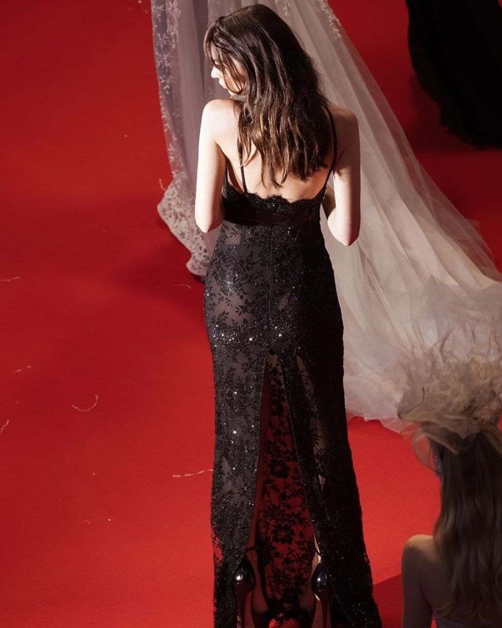 740full emily ratajkowski