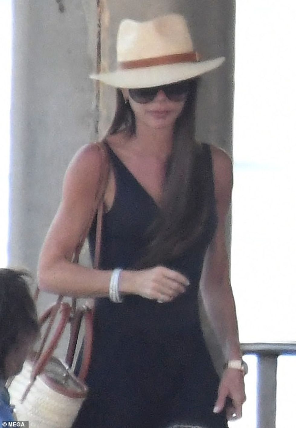 74390285 12413901 Style Former Spice Girl Victoria who also shares sons Brooklyn 2 m 47 1692205066456