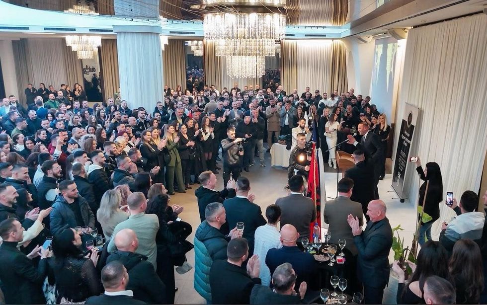 74893958 12f1 4c1d b366 009a4db555fb