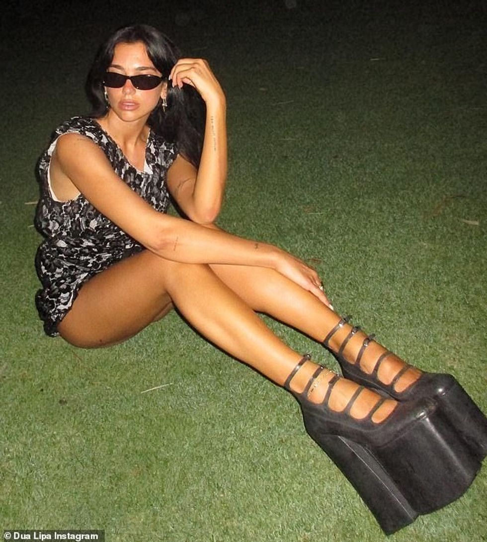 75096397 12484543 Making an impression Dua Lipa showed off her risk taking sense o a 10 1693956000407