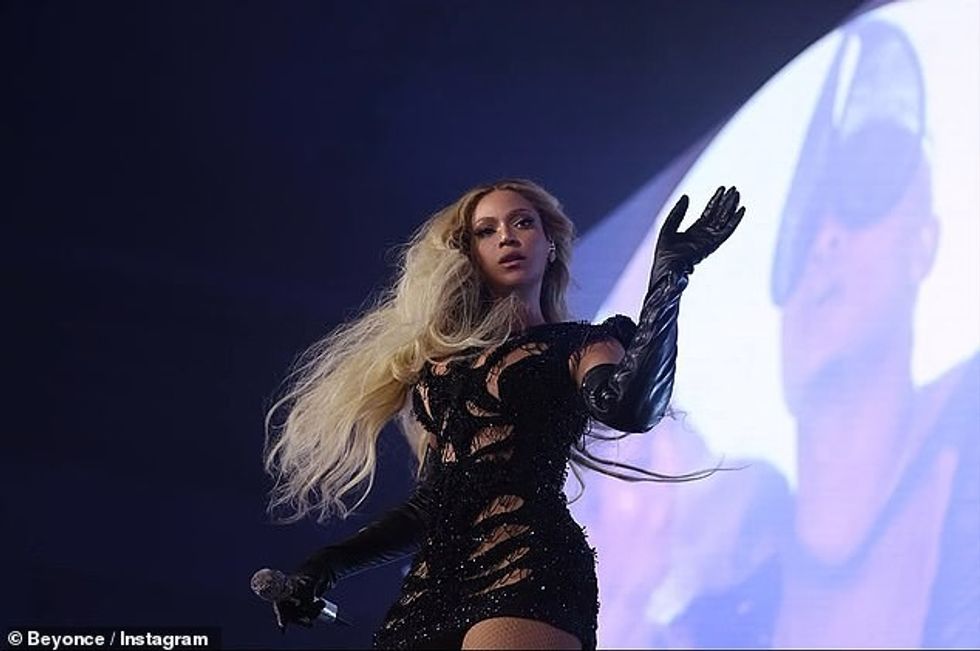 75456773 12520997 She s got the moves Beyonce showed off her dynamic choreography a 55 1694751606886