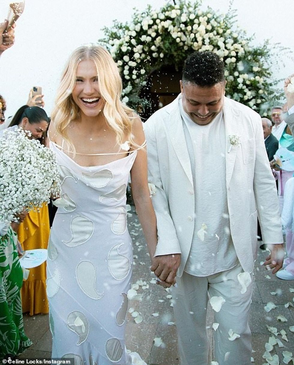 75842153 12561327 Tied the knot Brazilian football star Ronaldo has married his mo a 72 1695719564937 2