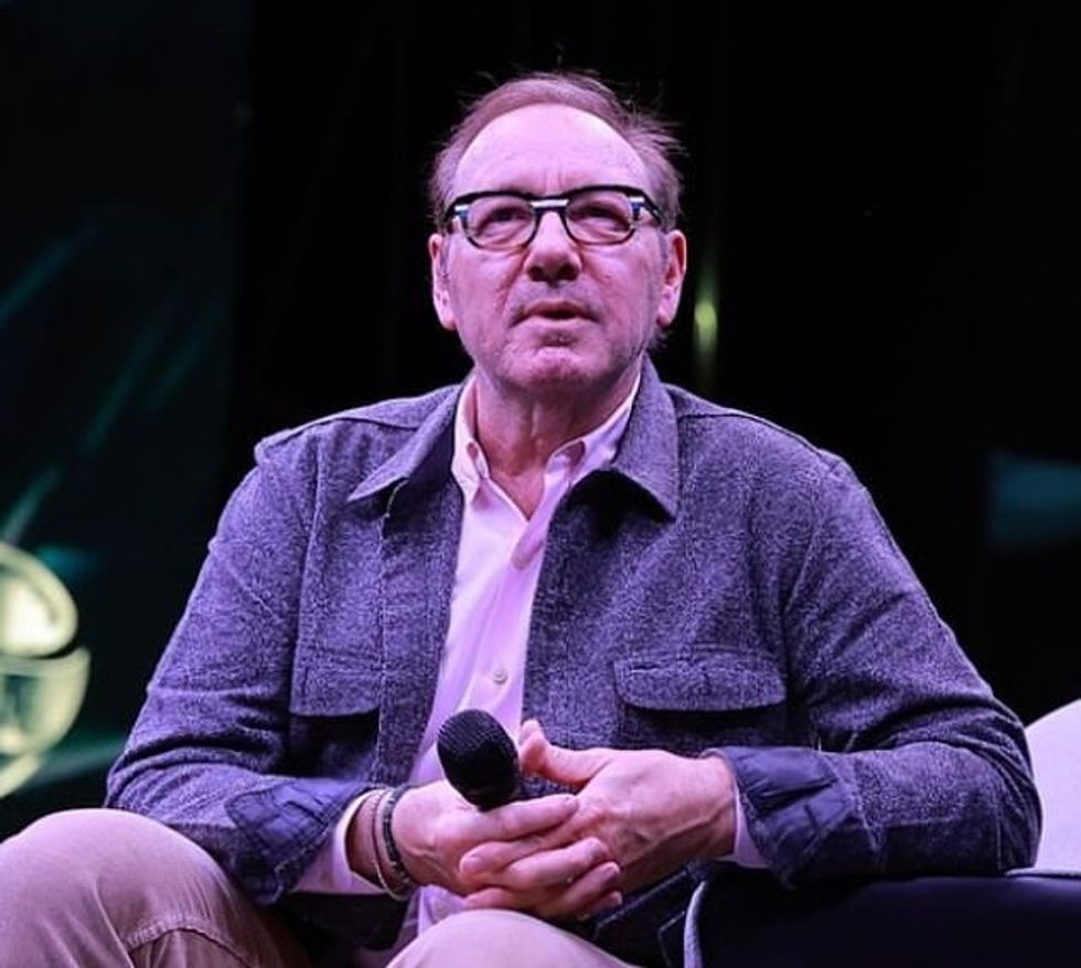 76169517 12594147 He fell ill in the ancient city of Samarkand while on a tour of m 31 1696438505924