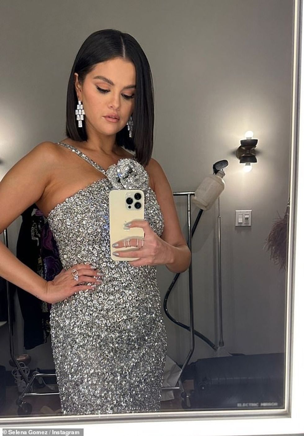 76193355 12596479 Selena Gomez has candidly shared the intense emotional toll papa a 30 1696491438827