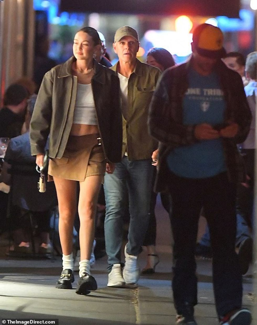 76257587 12603333 Casual Cooper who shares a daughter with ex Irina Shayk wore a b a 12 1696629767463