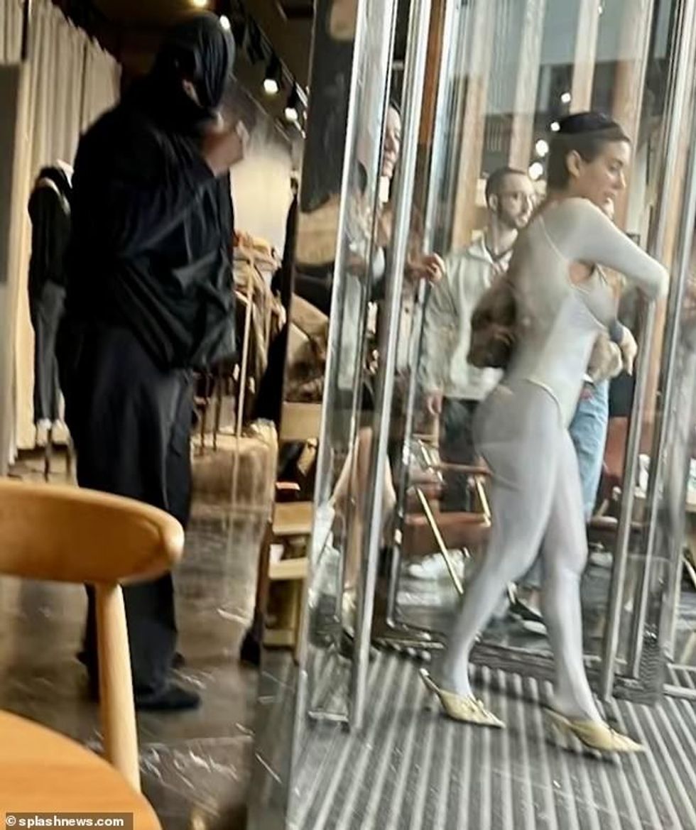 76280257 12605547 Rules Kanye has reportedly imposed strict rules on Bianca that i a 55 1696706800862