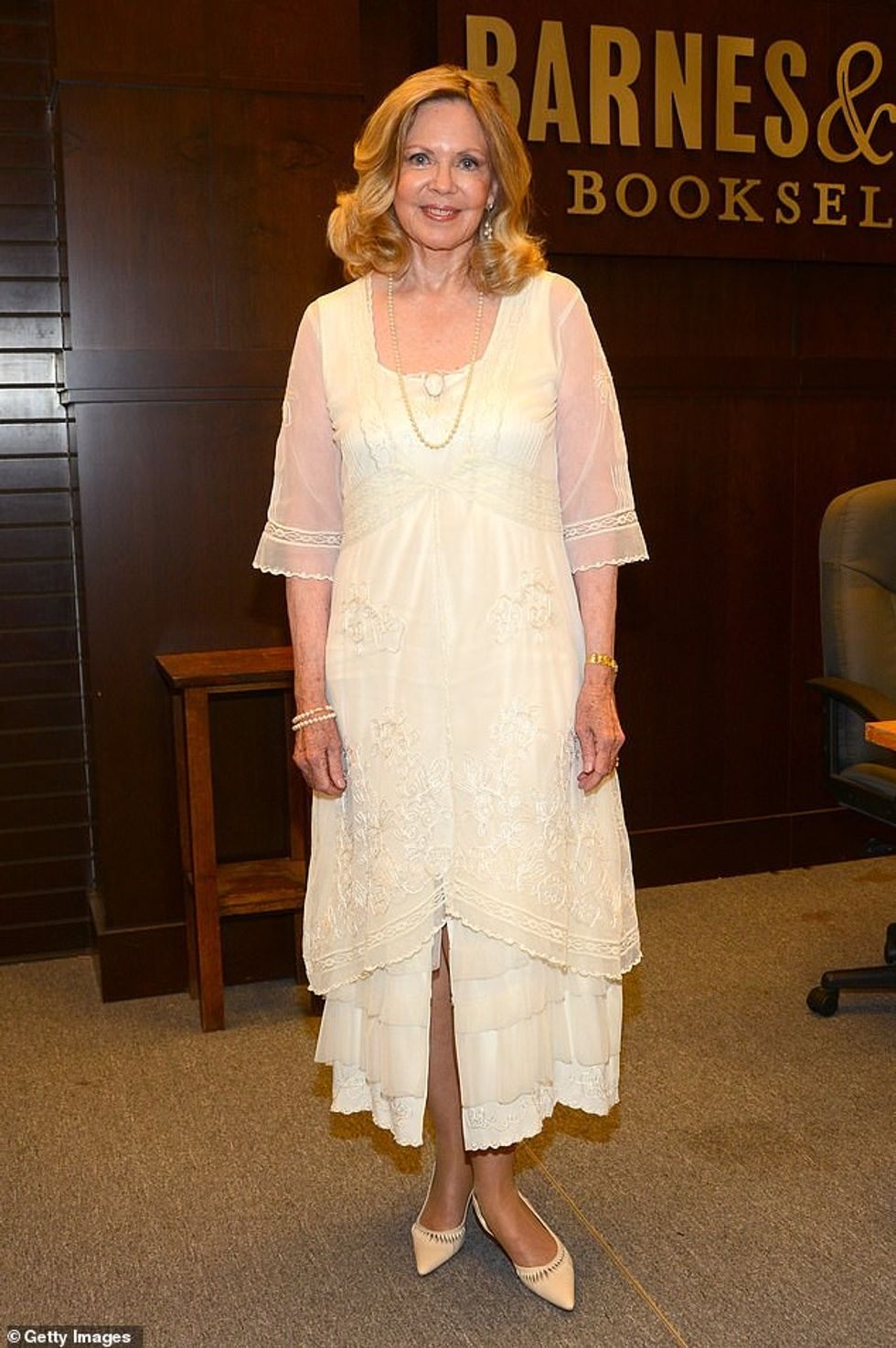 76631369 12637631 Sad Lara Parker the actress best known for her years long role i a 145 1697491032889