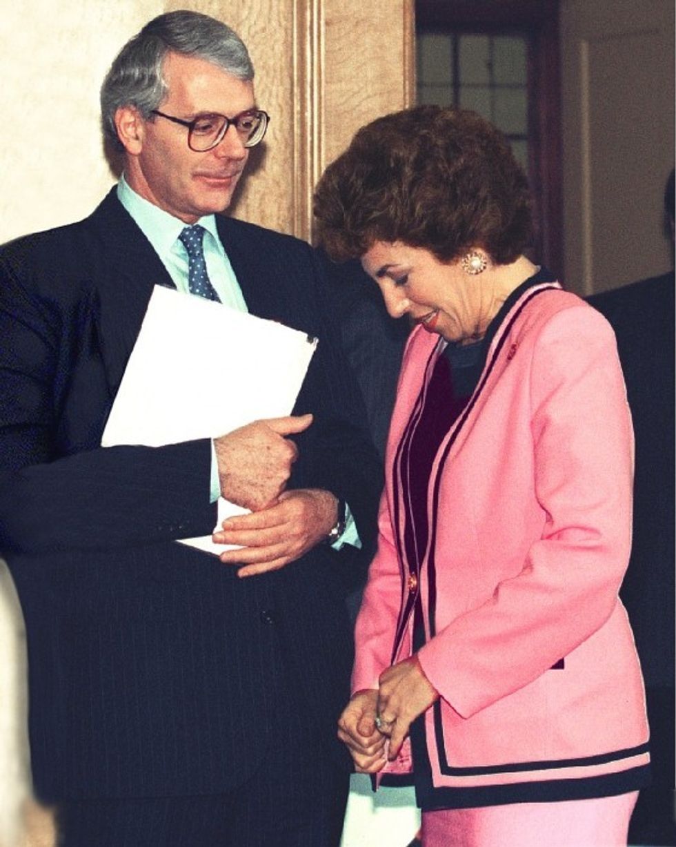 7694885obj-JS809288-