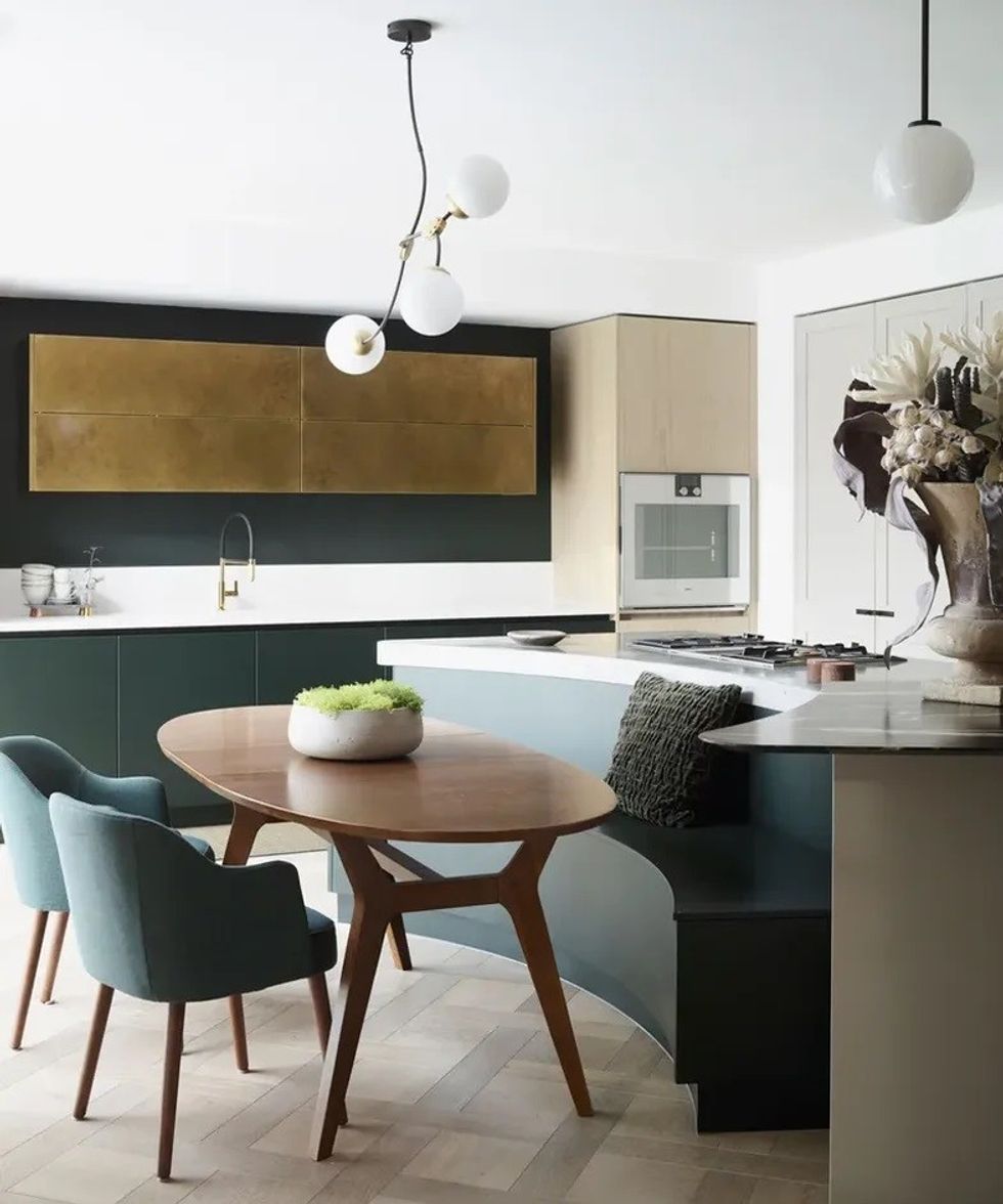 785 0 661d770 ROUNDHOUSE