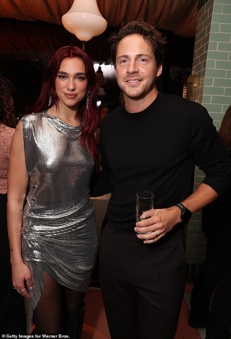 78517217 12819529 Dua and Margot Robbie s husband Tom Ackerly posed together a 76 1701588480662