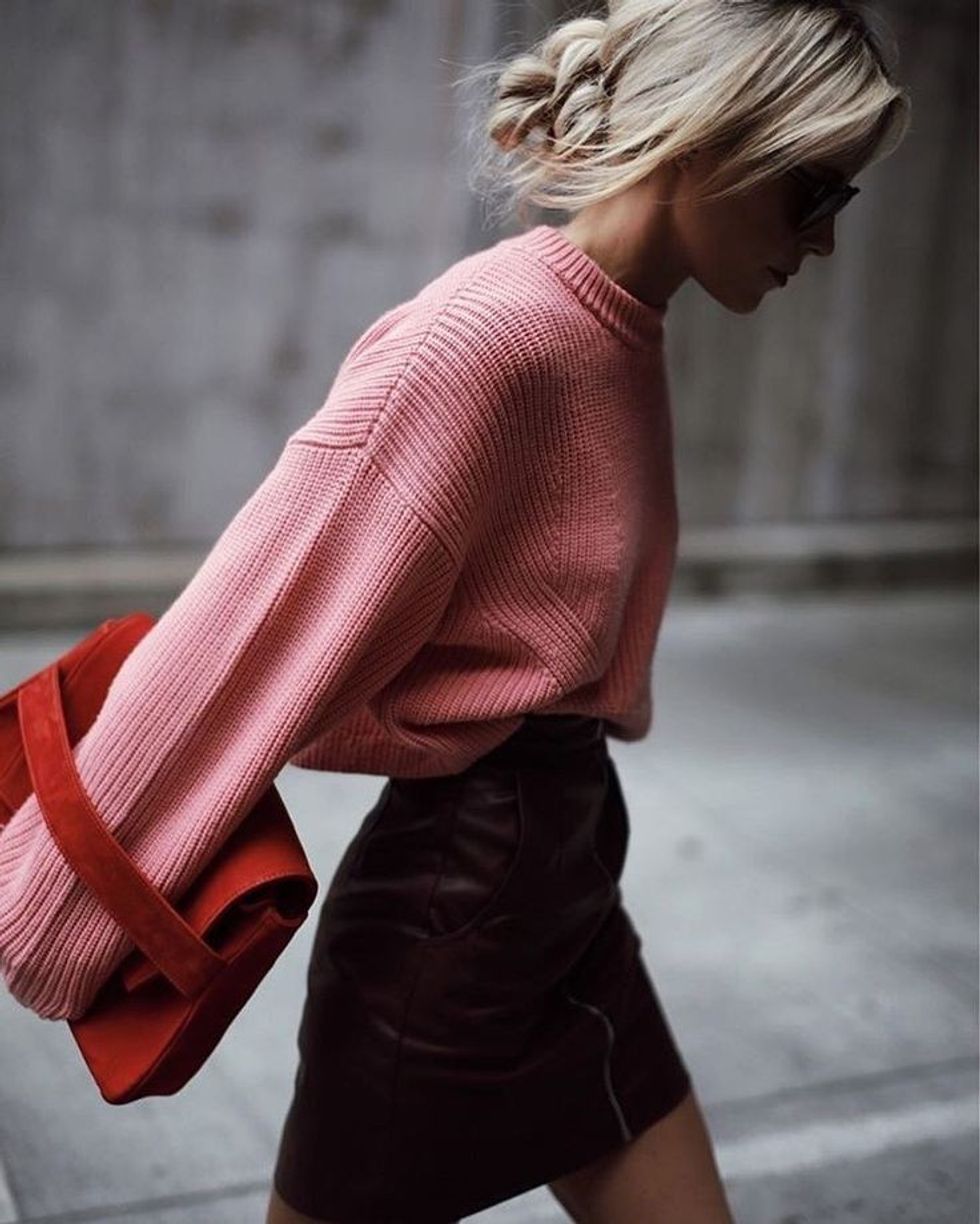 7bfef50c66126eb24574d7e6b6778da3 burgundy bag burgundy street style