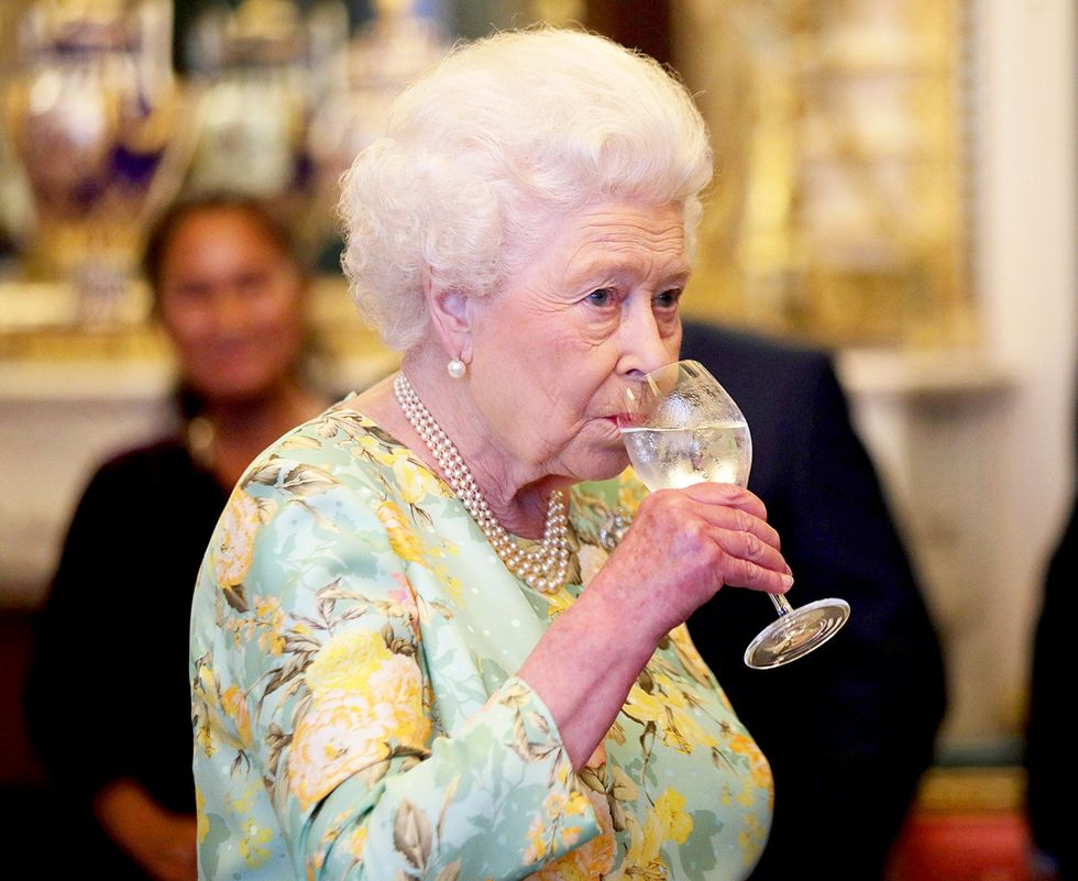 812742964 queen elizabeth zoom 38046b67 2d92 428e b9a6 1920301fd015