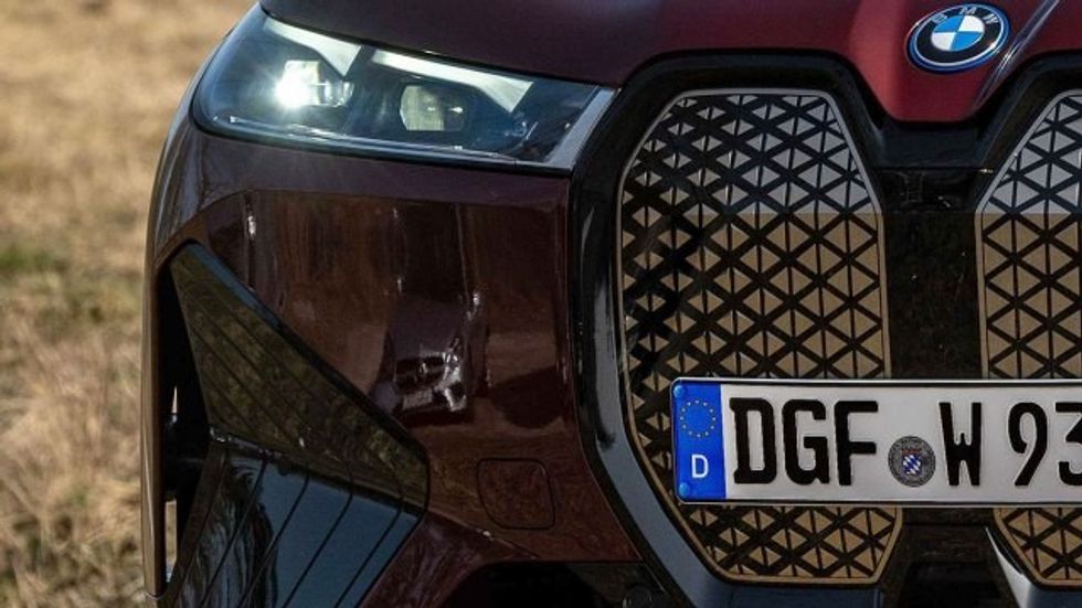 81959769660570741952a5605647261 v4 big