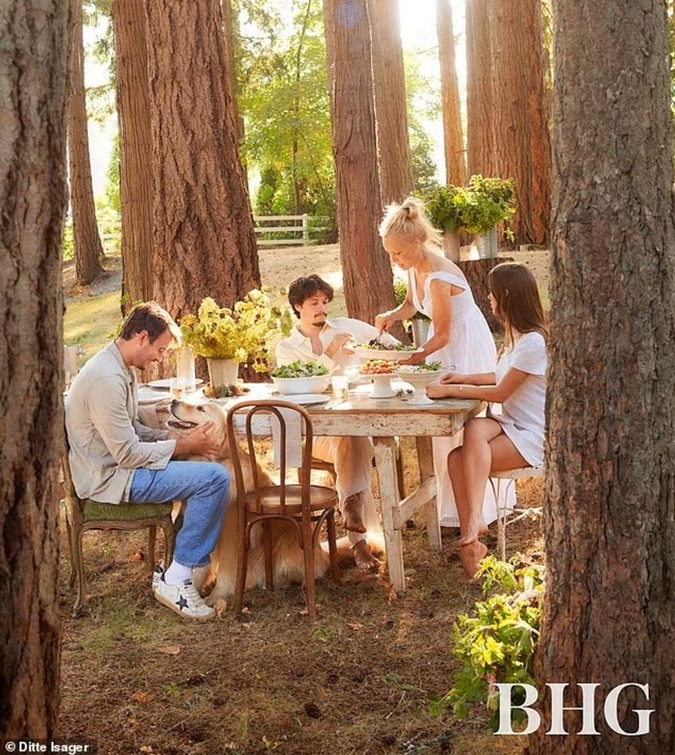 88288111 13721297 The Baywatch sensation noted that her older son was the brains b a 50 1723076776221