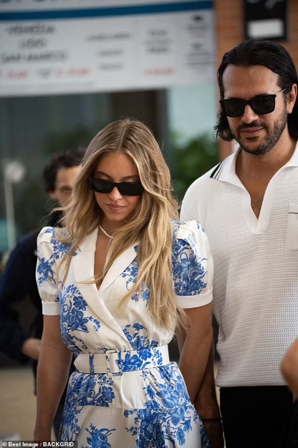 89137229 13799881 The Anyone But You actress and her fianc Jonathan were first rom a 10 1725124703720