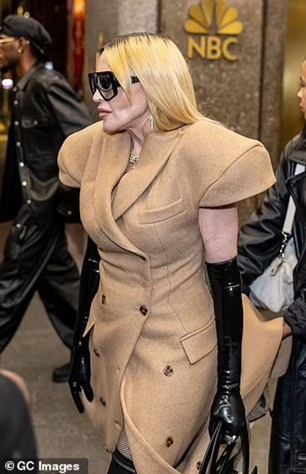 89524651 13837031 The superstar 66 made a grand entrance during the New York Fashi a 25 1726036893550