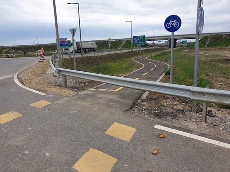 8c758467 0fca 47d7 8a7d 2d3a6219a0f7