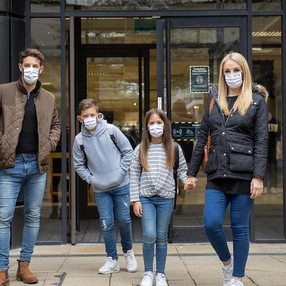 8c9982 9bd16c6f8794477f95f58cb4d7156549 mv2