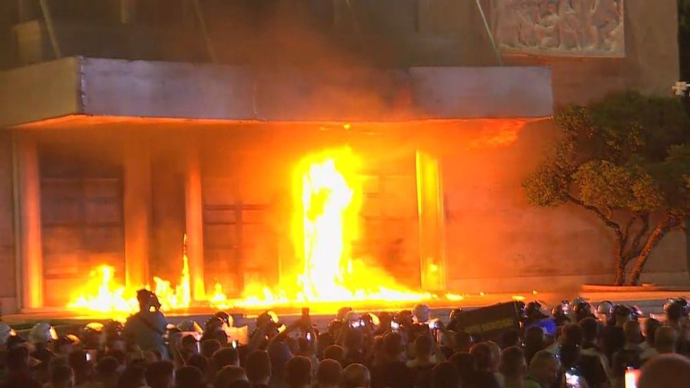 900 0 korrik debat p1 cl frame 86875 451