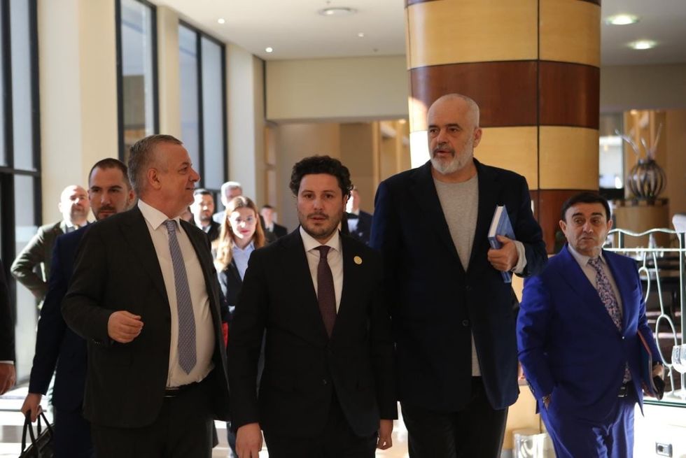 91199df3 4baa 4ecb 827c f437c549ec41