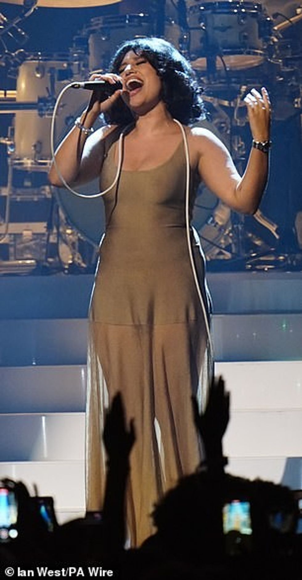 91920291 14066867 Raye looked sensational as she took to the stage in a semi sheer m 27 1731287381739