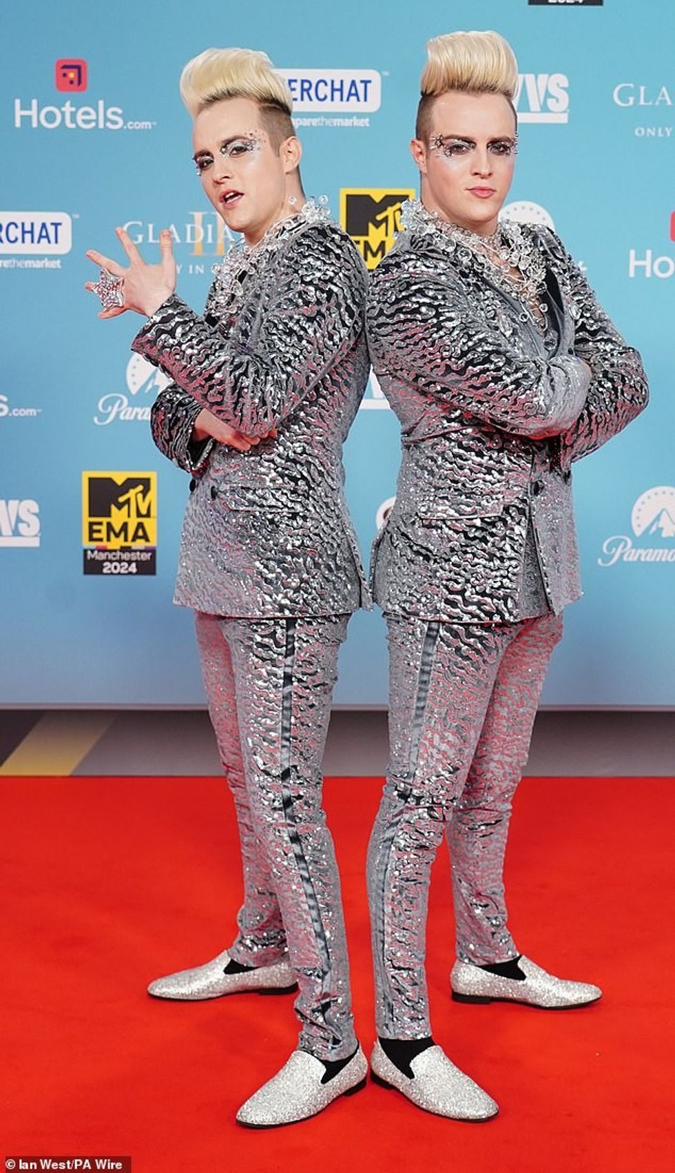 91921073 14066947 The brother s accessorised their enmseble with quirky jewellery m 80 1731289610827