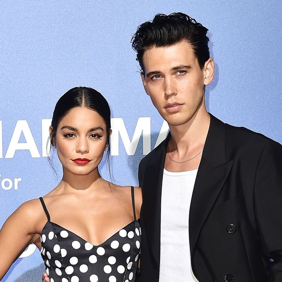 91f26da87a43f39de00f9c609916ea77b9 14 vanessa hudgens austin butler.rsquare.w1200