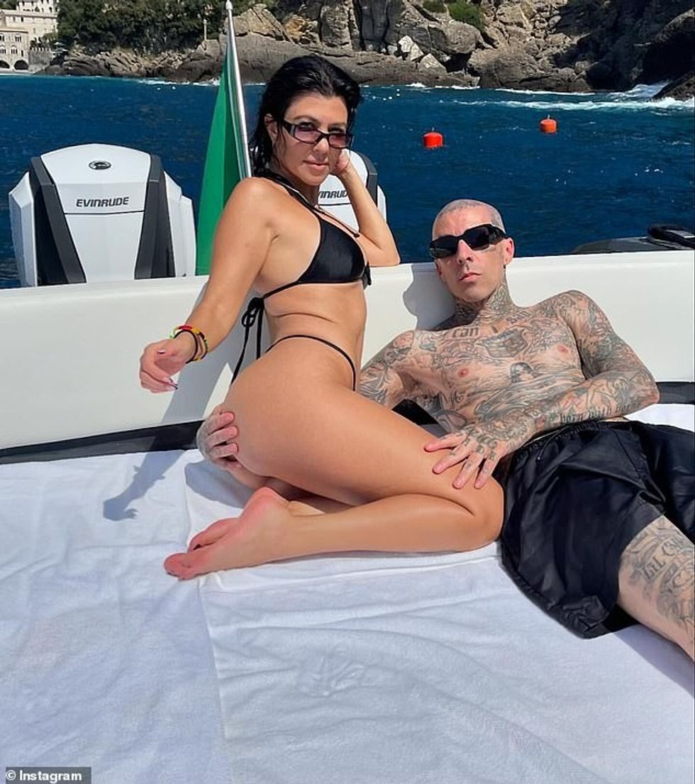 92120825 14087761 Kourtney Kardashian shared a PDA filled highlight reel of her re a 25 1731691892075