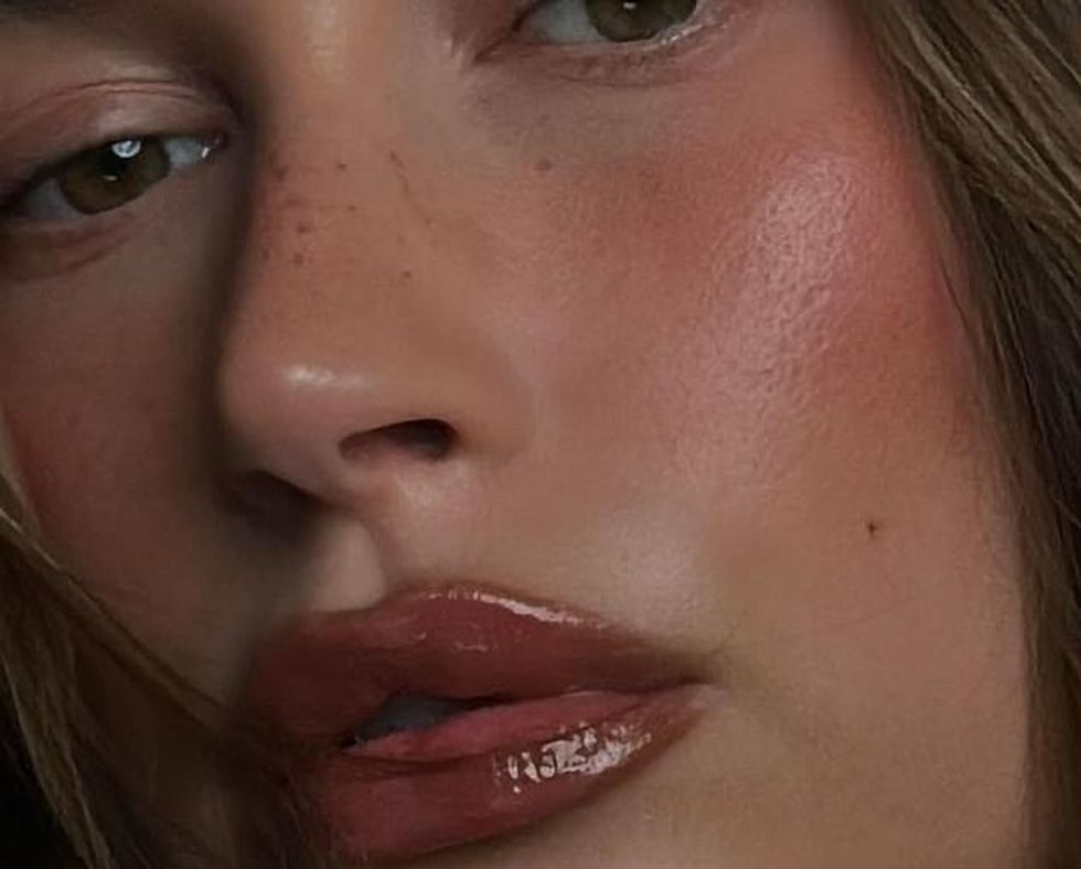 92135149 14089585 The shoot also serves as a plug for her latest product drop a li a 55 1731732199503