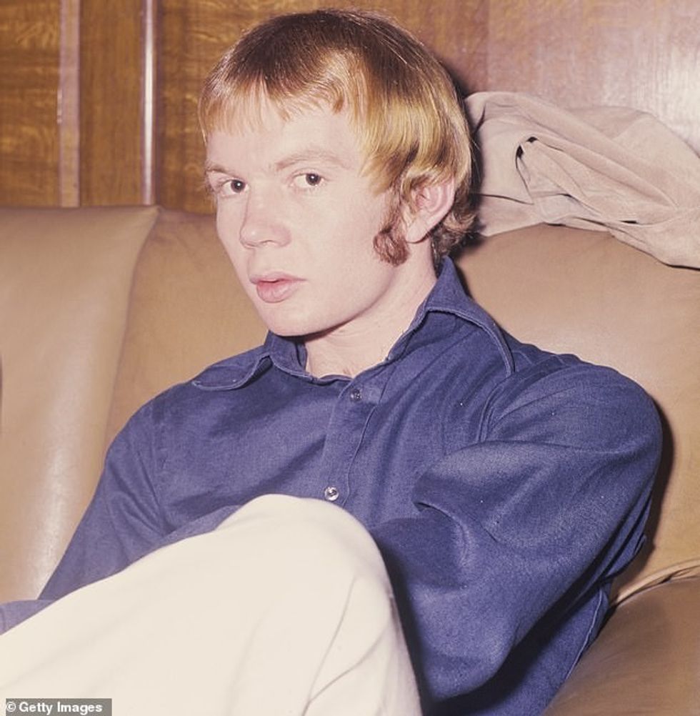 92212451 14098239 His drumming was a vital element on a number of their albums inc a 40 1732008125979