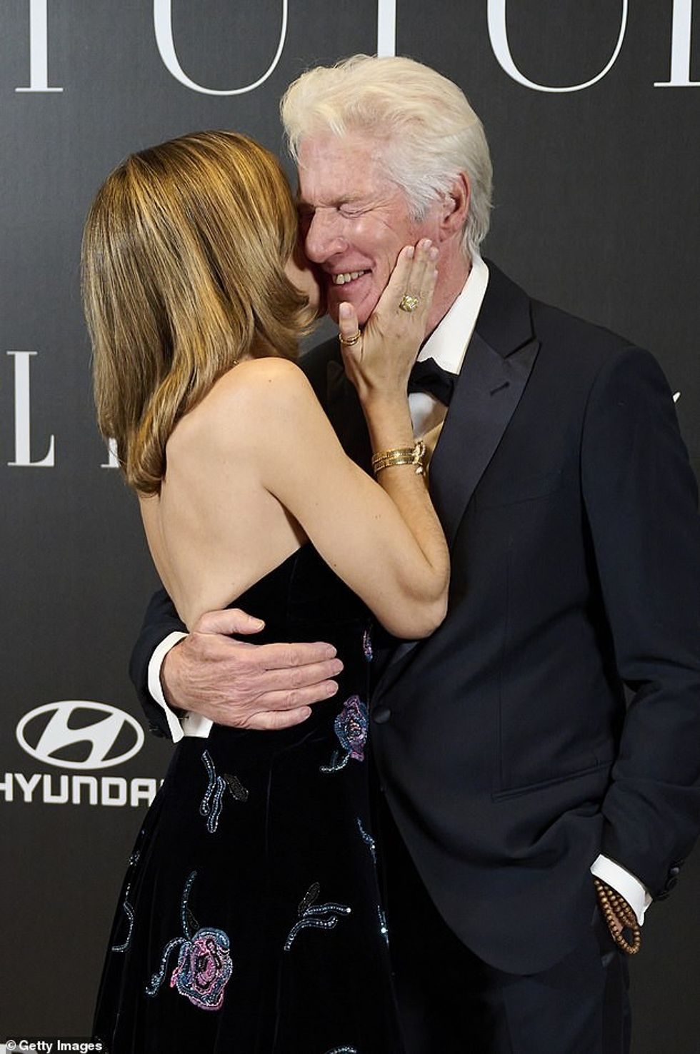 92568503 14308075 They sold their Connecticut ranch earlier this month for 10 75 m a 75 1737454463408