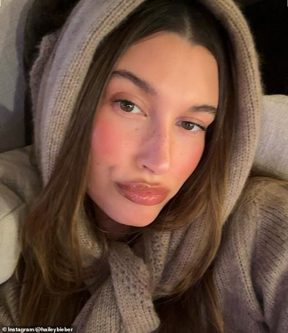 92636125 14141785 She uploaded a heartwarming new Instagram album the day after Th m 5 1732915283414