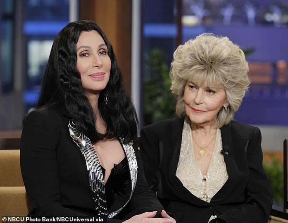 92844069 14162785 Cher 78 recalled that her mom met the real estate magnate in the a 30 1733428849840