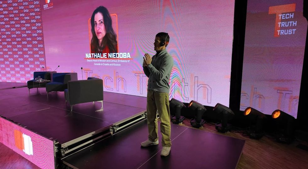 92d1dfc9 9487 4dca 9a73 7e5be17c9e3a