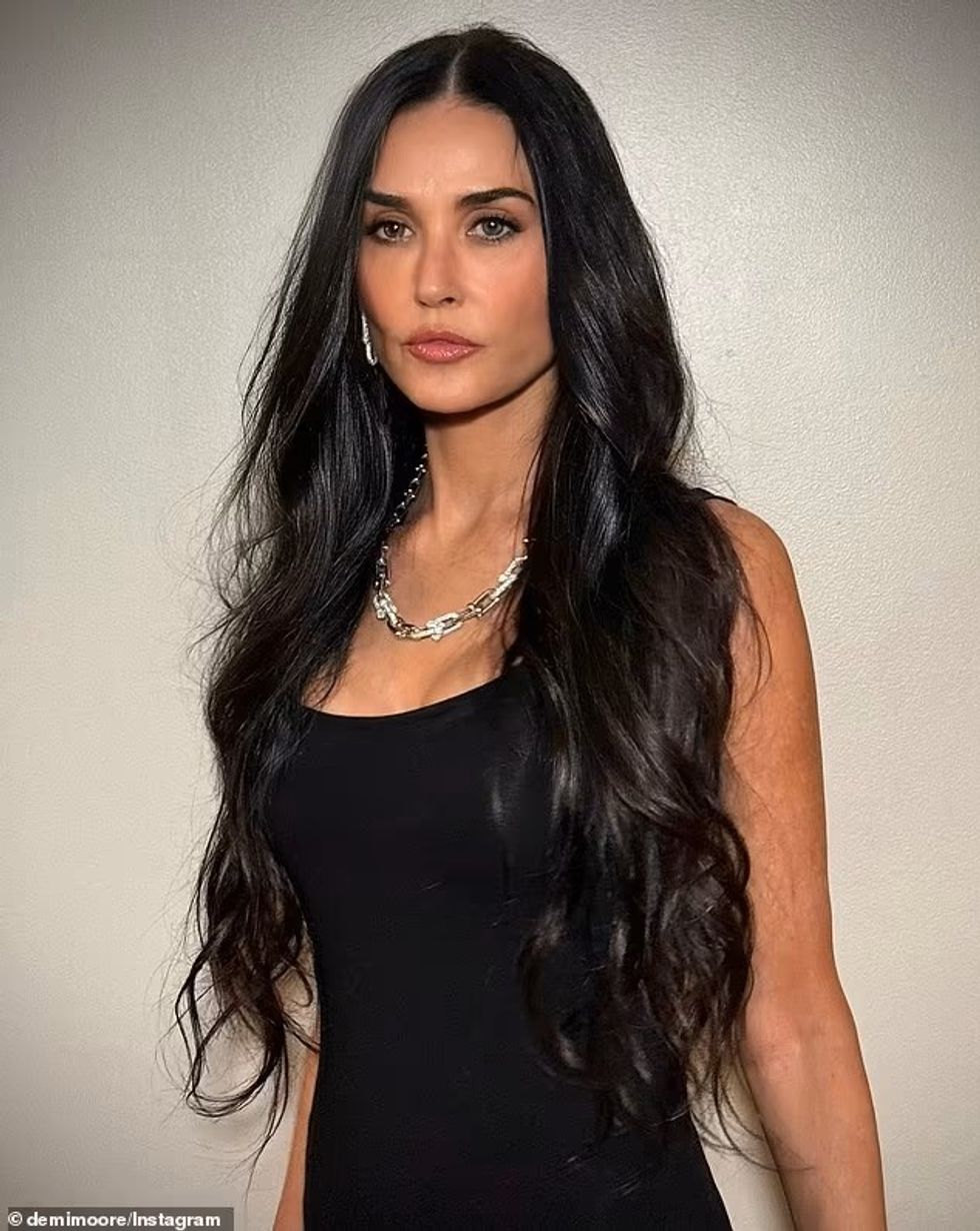 93060415 14183571 Dem