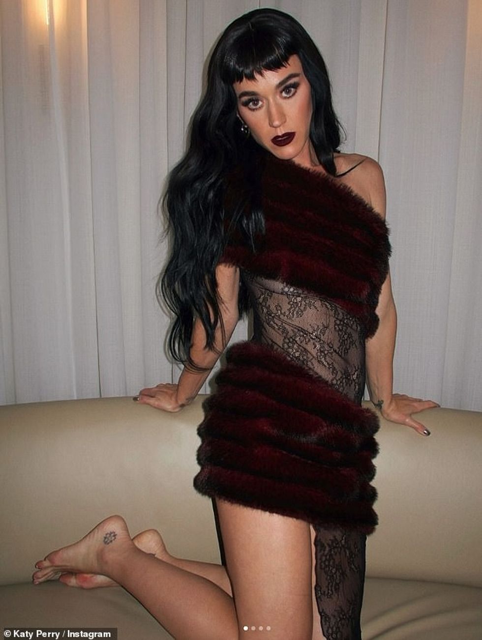 93115381 14189387 Katy Perry 40 left fianc Orlando Bloom 47 speechless as she show a 4 1734087351737