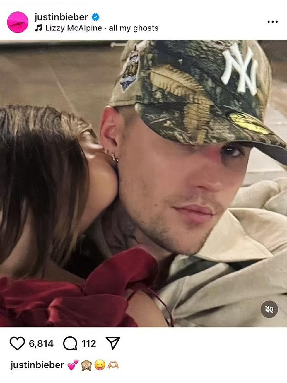 93301093 14208653 Justin Bieber s fans believe he has sent ex girlfriend Selena Go a 19 1734587936308