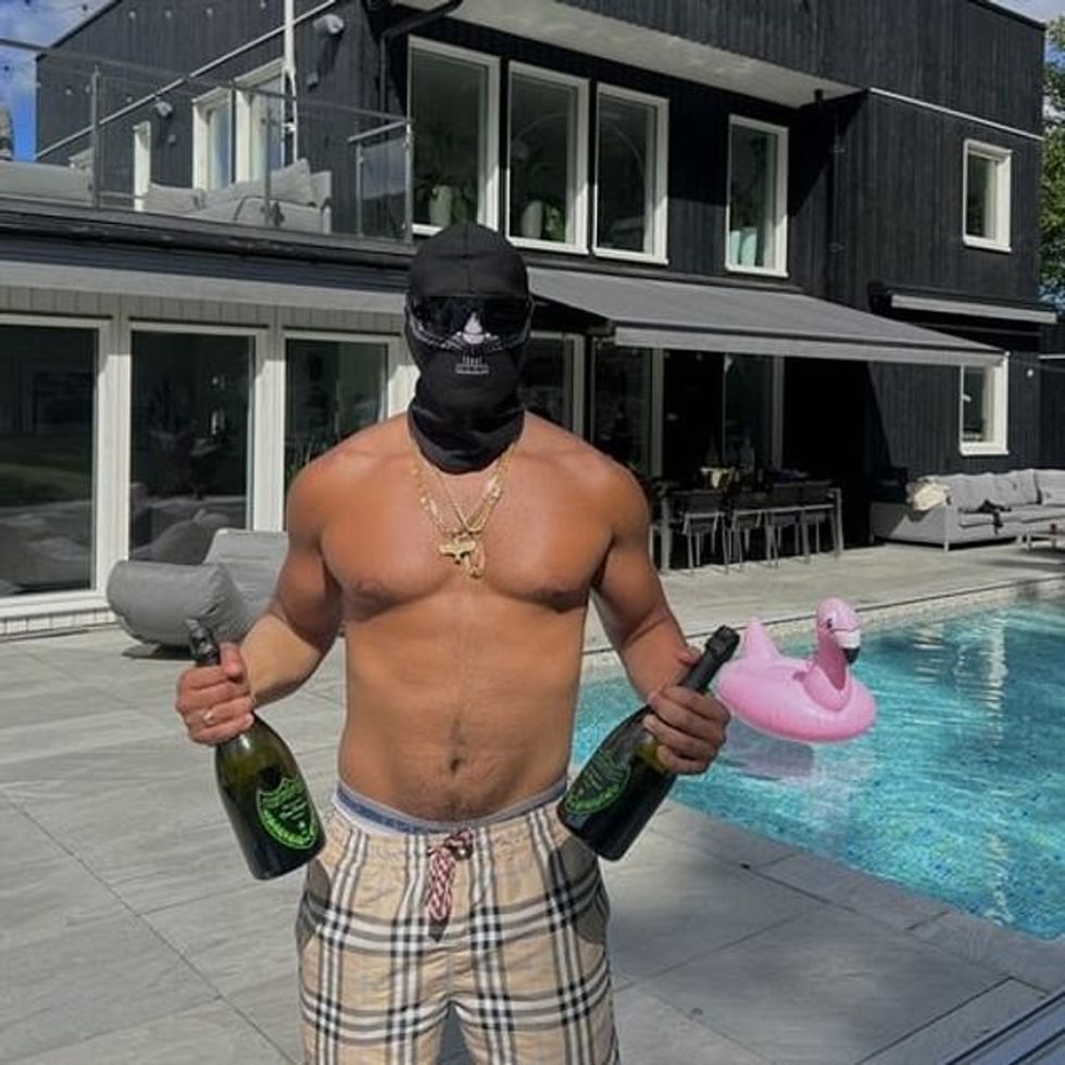 93349443 14213491 image a 43 1734692223794