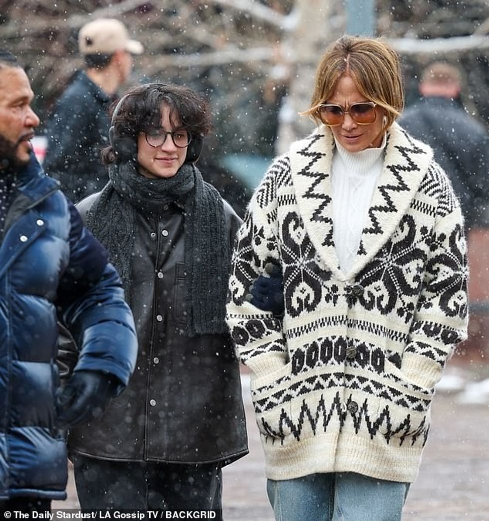 93506807 14228635 Jennifer also met up with her on off manager Benny Medina L who a 22 1735313484693